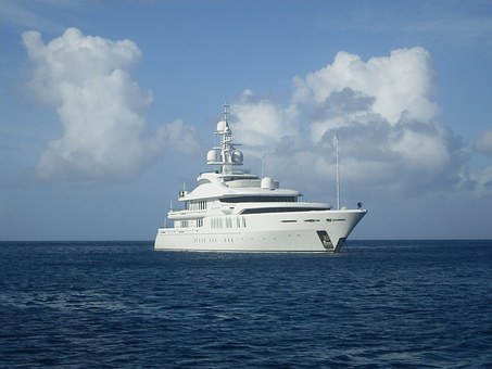 luxury-motor-boat-1318396__340