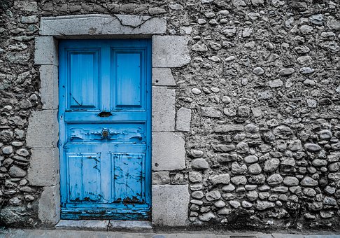 blue-door-2742118__340