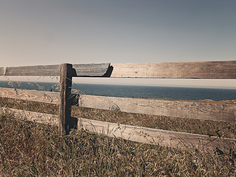 fence-238475_960_720